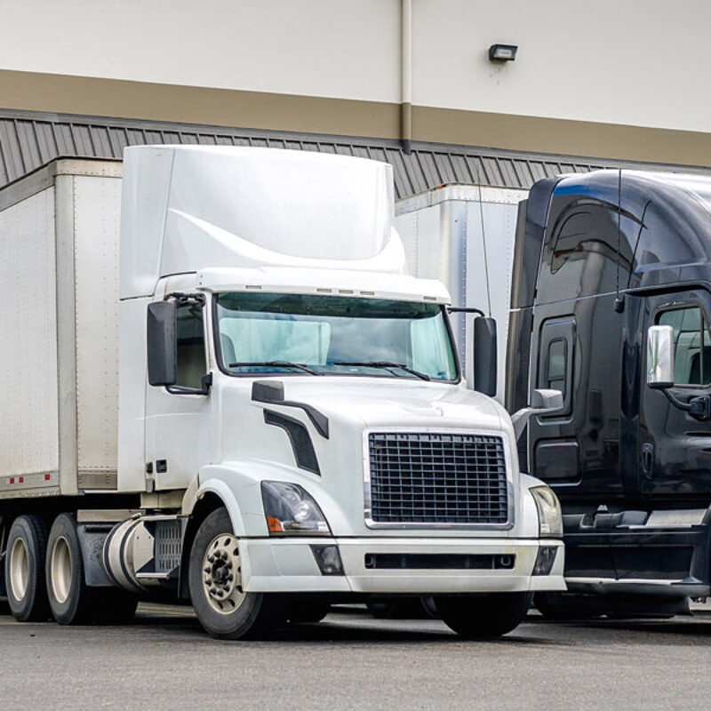 Big,Rig,Long,Haul,Industrial,Freight,White,Semi,Truck,Loading Big,Rig,Long,Haul,Industrial,Freight,White,Semi,Truck,Loading